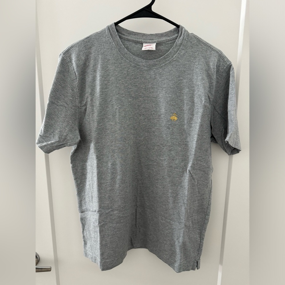 Brooks Brothers T-Shirt, Color: Gray, Medium Size, 100% Cotton.